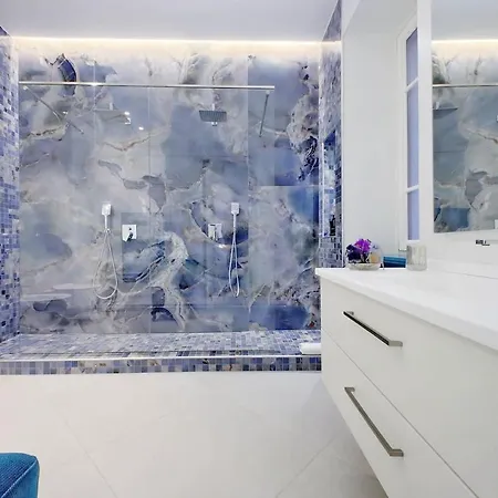 A 2 Passi Da Piazza Di Spagna *