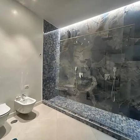 A 2 Passi Da Piazza Di Spagna *